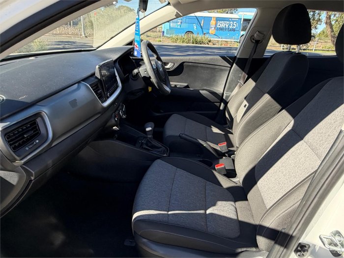2022 KIA STONIC S