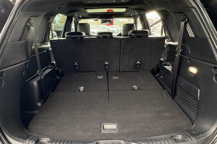 2022 Ford Everest Platinum