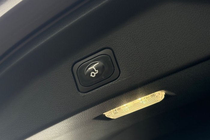 2022 Ford Everest Platinum