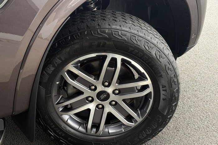 2022 Ford Everest Platinum