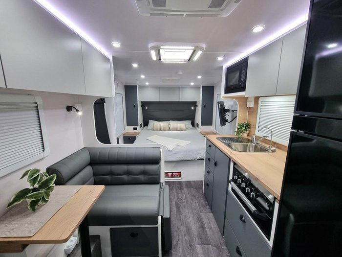 2026 Safari Caravans X-Trak18