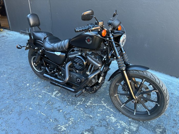 2019 HARLEY-DAVIDSON XL883N IRON 883 BLACK