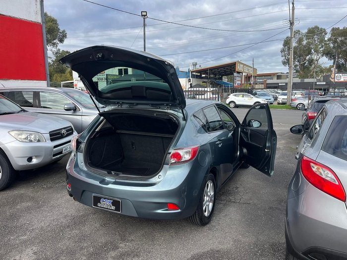 2011 Mazda 3 Neo