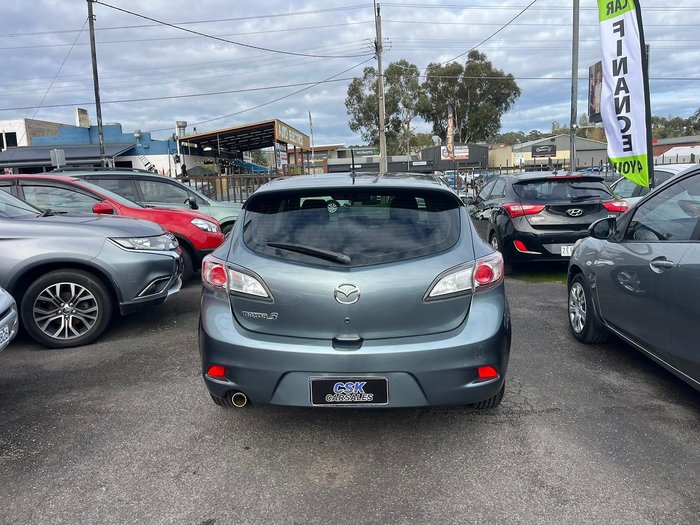 2011 Mazda 3 Neo