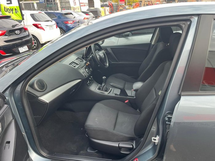 2011 Mazda 3 Neo