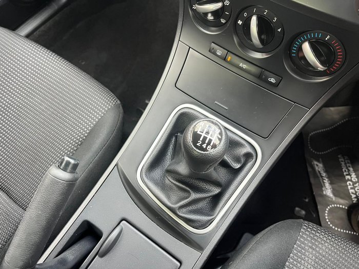 2011 Mazda 3 Neo