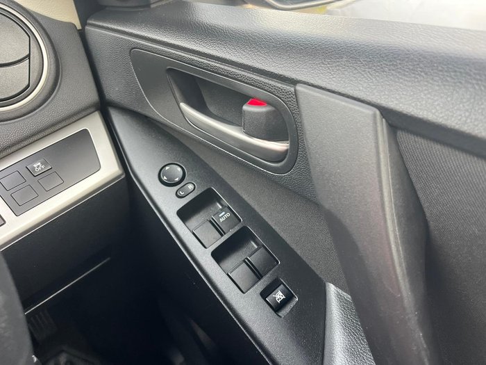 2011 Mazda 3 Neo