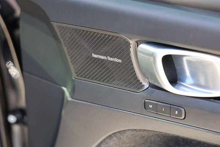 2024 Volvo EX40 Black Edition