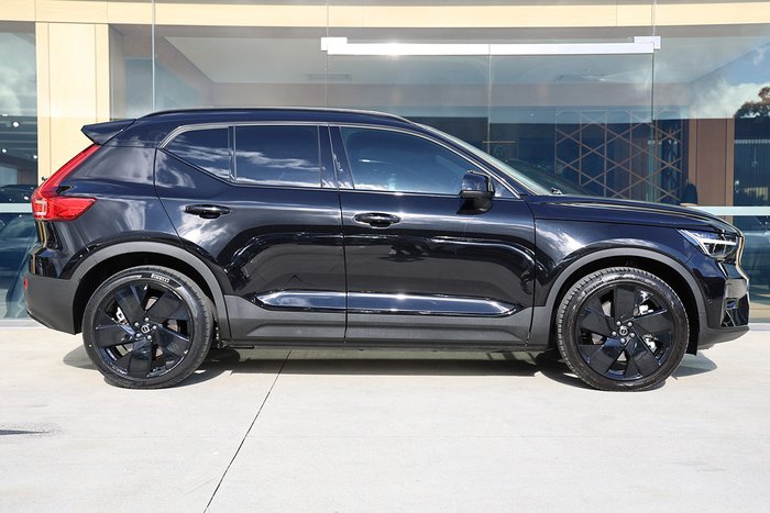 2024 Volvo EX40 Black Edition