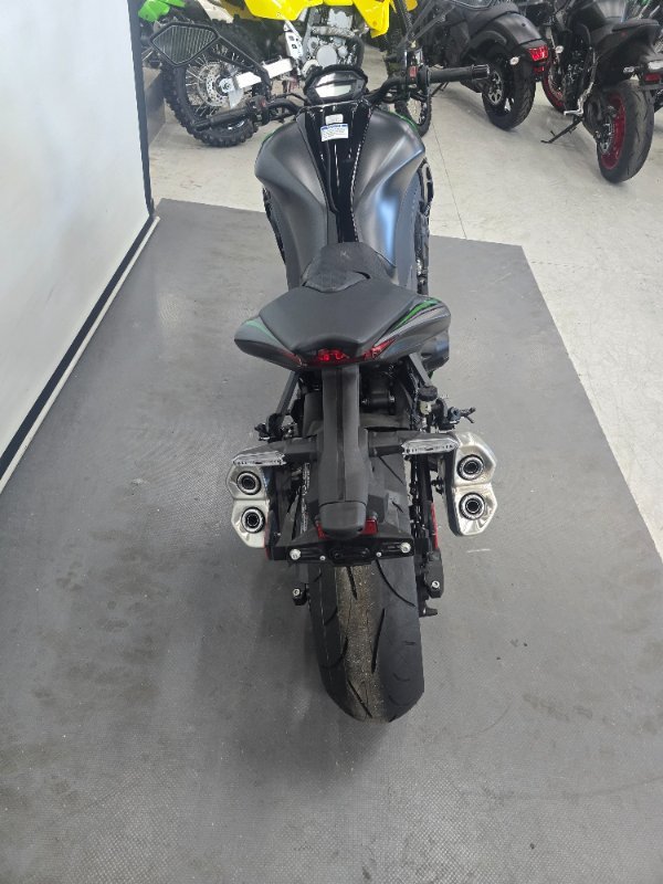 2025 Kawasaki Z1000 GREY