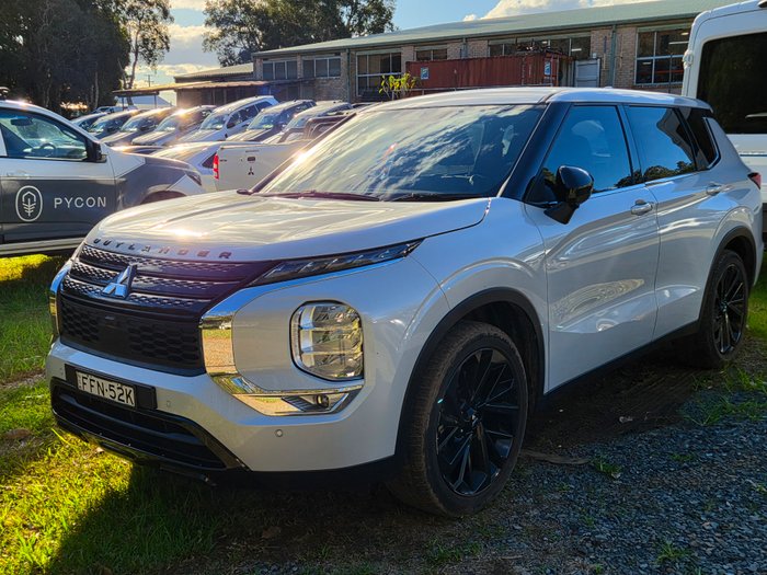2023 Mitsubishi Outlander Black Edition