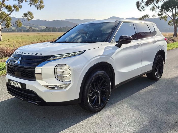 2023 Mitsubishi Outlander Black Edition