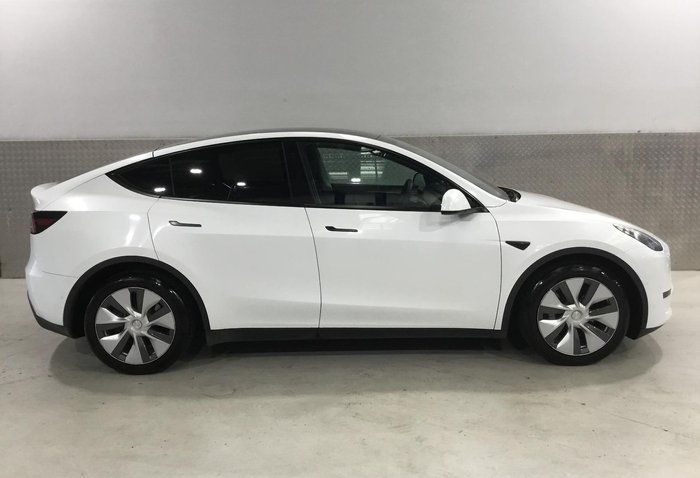 2022 Tesla Model Y Rear-Wheel Drive