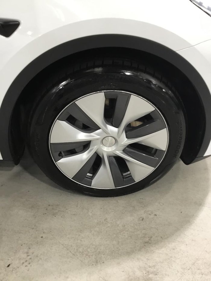 2022 Tesla Model Y Rear-Wheel Drive