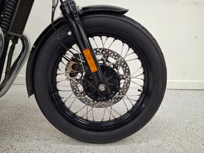 2019 Royal Enfield INTERCEPTOR 650 CLASSIC Red