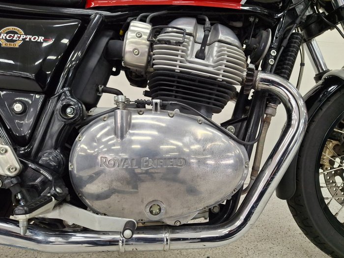 2019 Royal Enfield INTERCEPTOR 650 CLASSIC Red