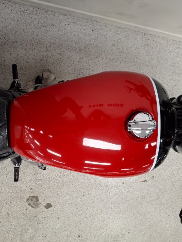 2019 Royal Enfield INTERCEPTOR 650 CLASSIC Red