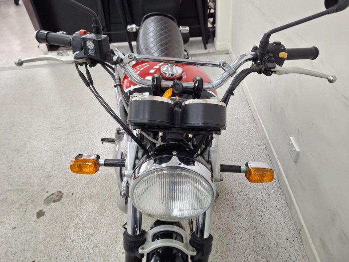 2019 Royal Enfield INTERCEPTOR 650 CLASSIC Red