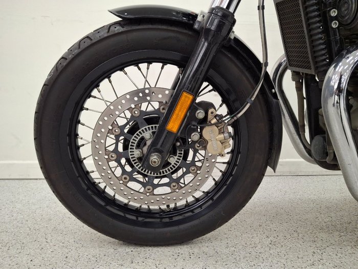 2019 Royal Enfield INTERCEPTOR 650 CLASSIC Red