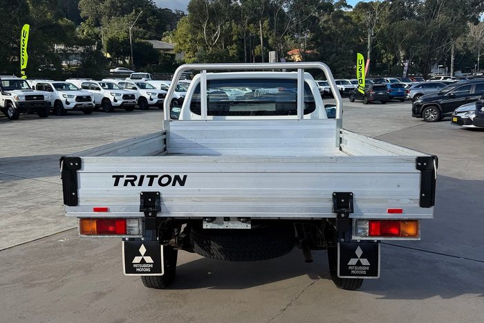 2023 Mitsubishi Triton GLX
