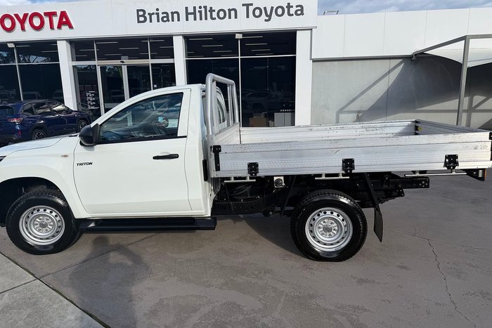 2023 Mitsubishi Triton GLX