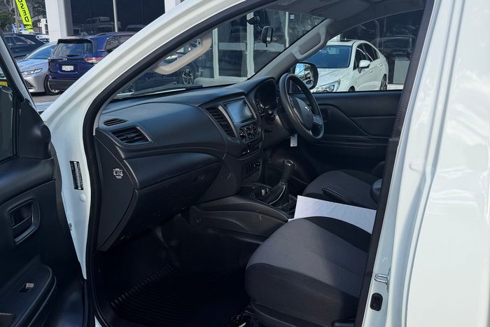 2023 Mitsubishi Triton GLX