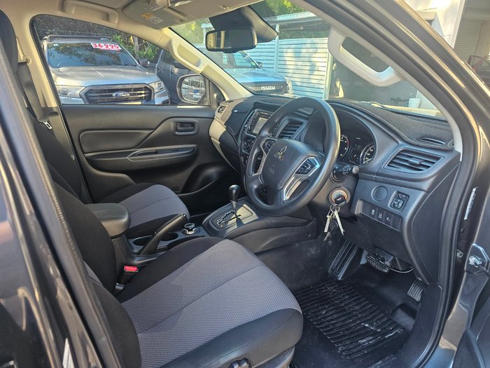 2022 Mitsubishi Triton GLX