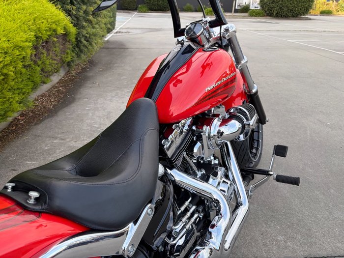 2017 HARLEY-DAVIDSON FXSB SOFTAIL BREAKOUT Orange