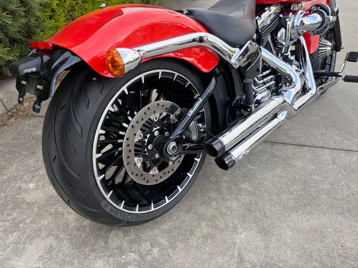 2017 HARLEY-DAVIDSON FXSB SOFTAIL BREAKOUT Orange