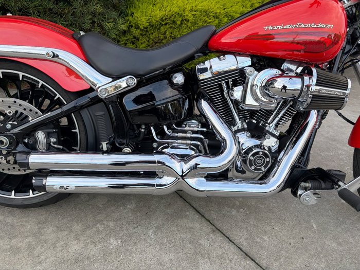 2017 HARLEY-DAVIDSON FXSB SOFTAIL BREAKOUT Orange