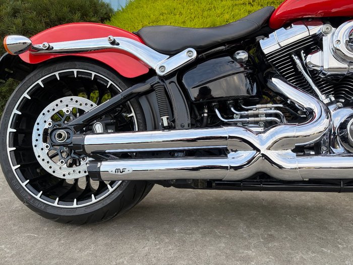 2017 HARLEY-DAVIDSON FXSB SOFTAIL BREAKOUT Orange