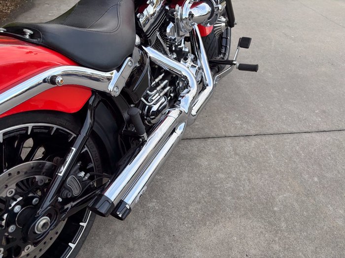 2017 HARLEY-DAVIDSON FXSB SOFTAIL BREAKOUT Orange