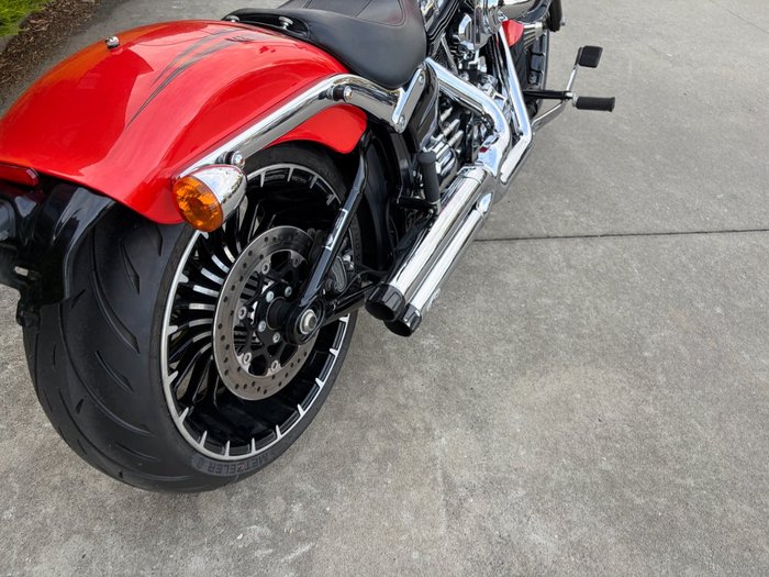 2017 HARLEY-DAVIDSON FXSB SOFTAIL BREAKOUT Orange