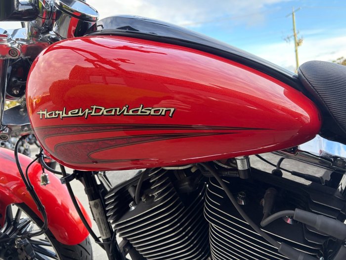 2017 HARLEY-DAVIDSON FXSB SOFTAIL BREAKOUT Orange