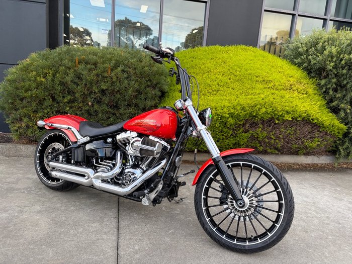 2017 HARLEY-DAVIDSON FXSB SOFTAIL BREAKOUT Orange