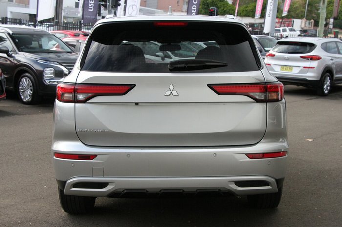 2024 Mitsubishi Outlander LS