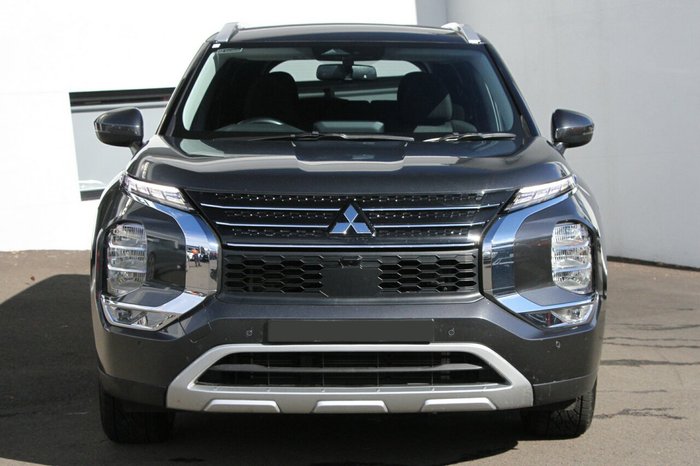 2024 Mitsubishi Outlander LS