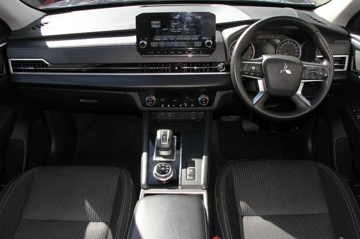 2024 Mitsubishi Outlander LS