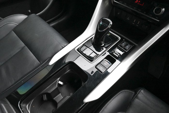 2024 Mitsubishi Eclipse Cross PHEV Exceed