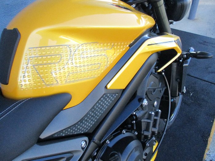2025 Triumph STREET TRIPLE RS Yellow