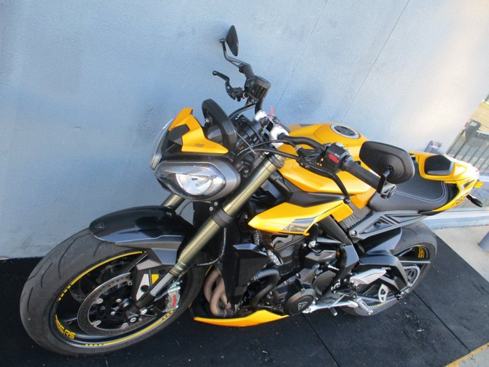 2025 Triumph STREET TRIPLE RS Yellow