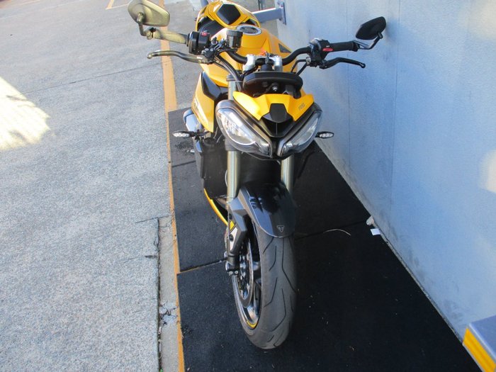 2025 Triumph STREET TRIPLE RS Yellow