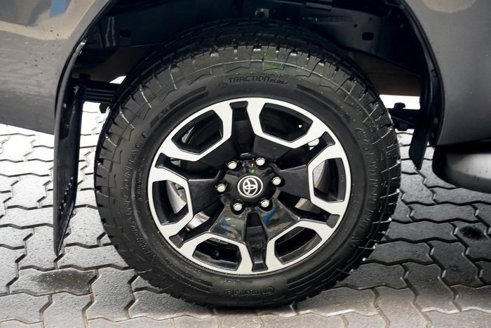 2021 Toyota Hilux SR5