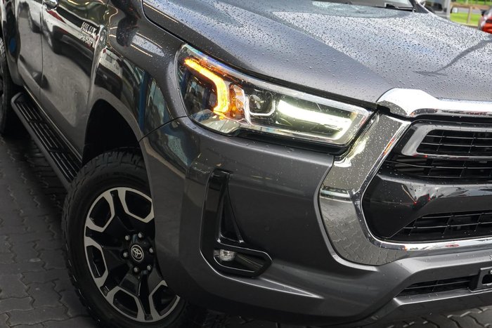 2021 Toyota Hilux SR5
