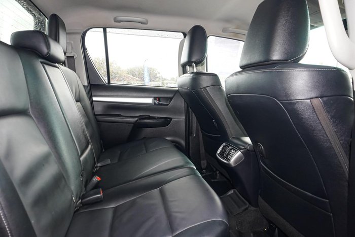 2021 Toyota Hilux SR5