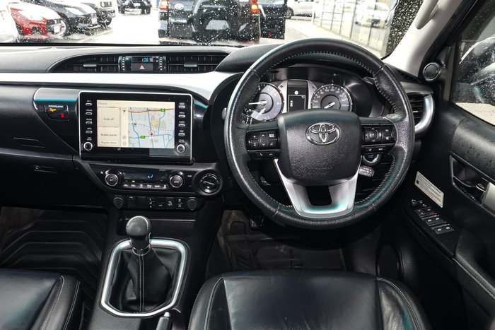 2021 Toyota Hilux SR5