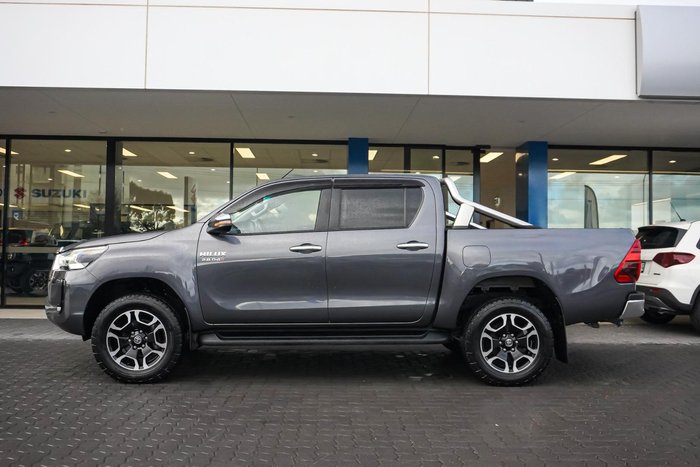 2021 Toyota Hilux SR5