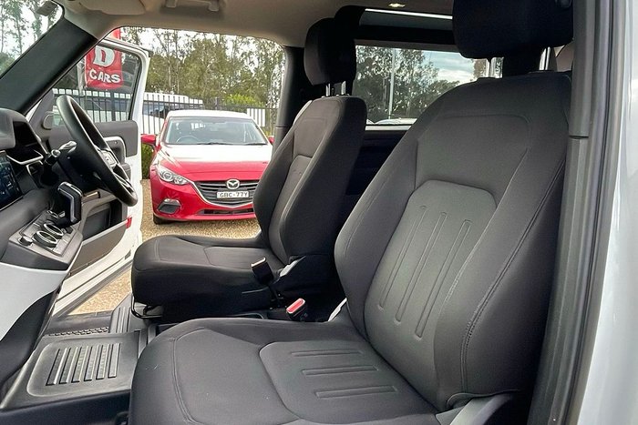 2021 Land Rover Defender 90 P300