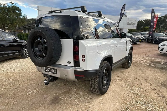 2021 Land Rover Defender 90 P300