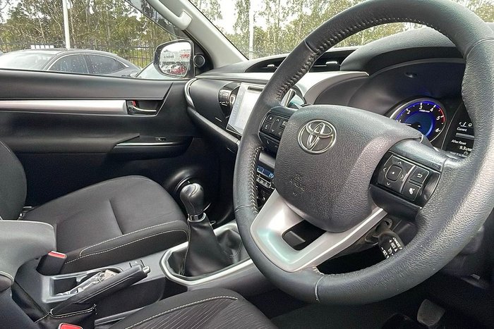 2017 Toyota Hilux SR5